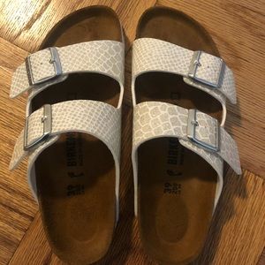 Birkenstock sandals size 39 (8-8.5)
